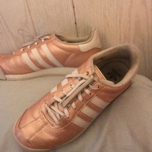 Adidas Shoes Size 8 I think maybe 8 1/2